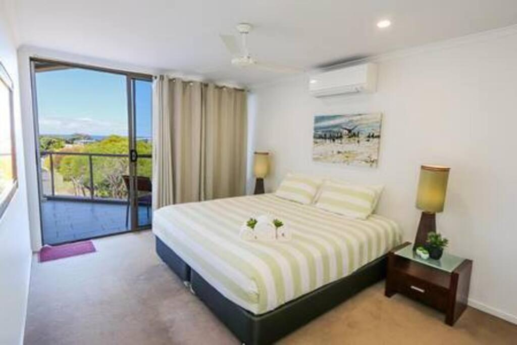 Dolphin Court - 4 Bedroom Apartment With Pool Agnes Water Exterior foto