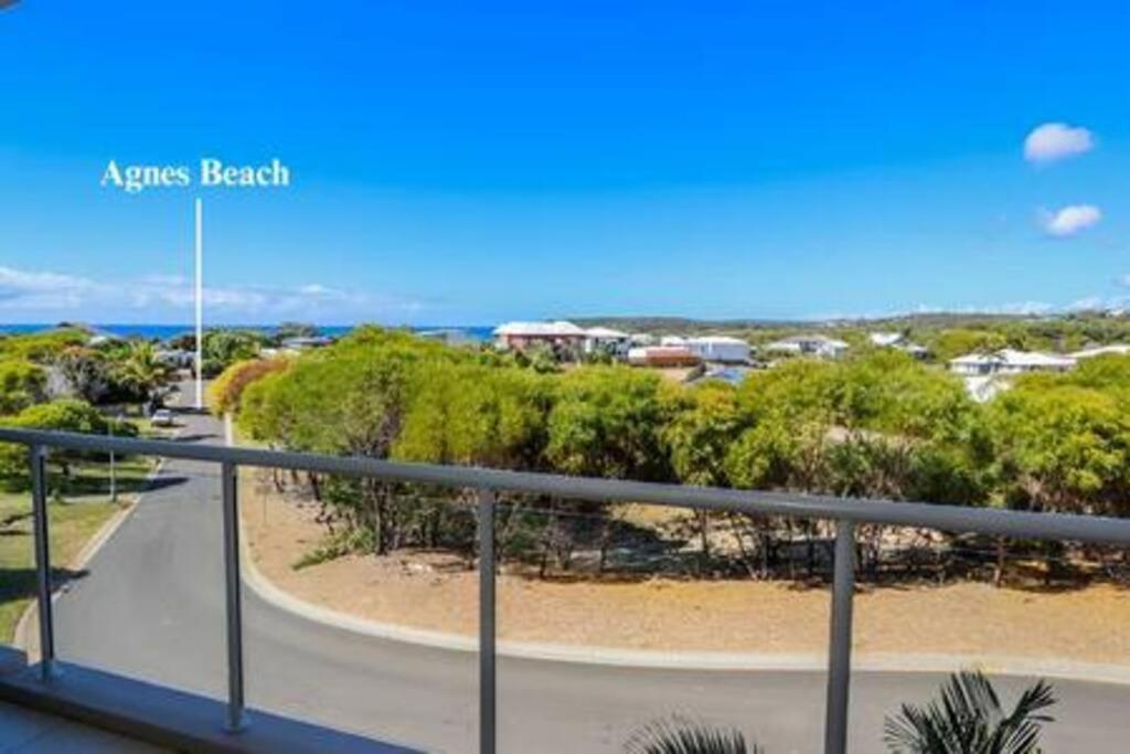Dolphin Court - 4 Bedroom Apartment With Pool Agnes Water Exterior foto