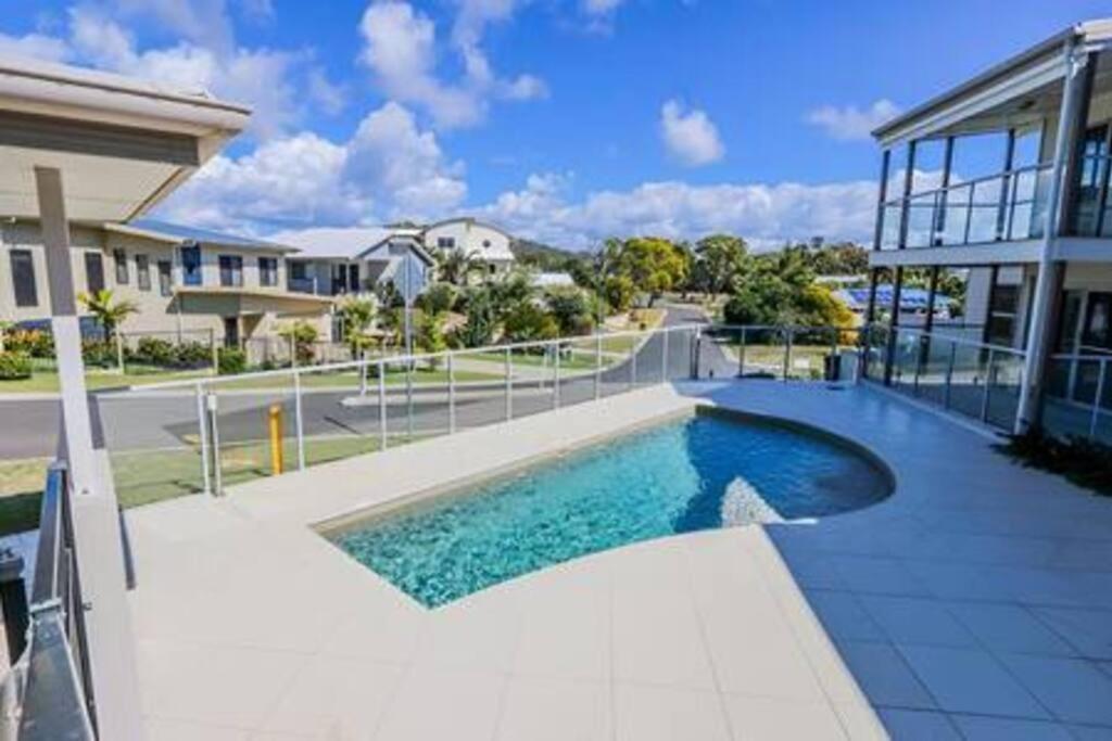 Dolphin Court - 4 Bedroom Apartment With Pool Agnes Water Exterior foto