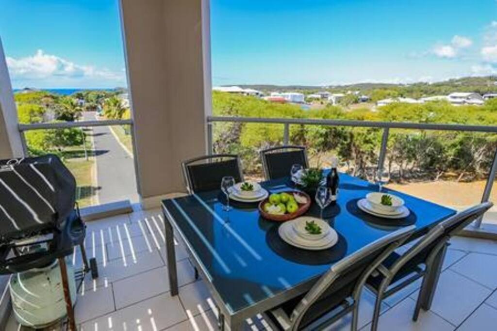 Dolphin Court - 4 Bedroom Apartment With Pool Agnes Water Exterior foto