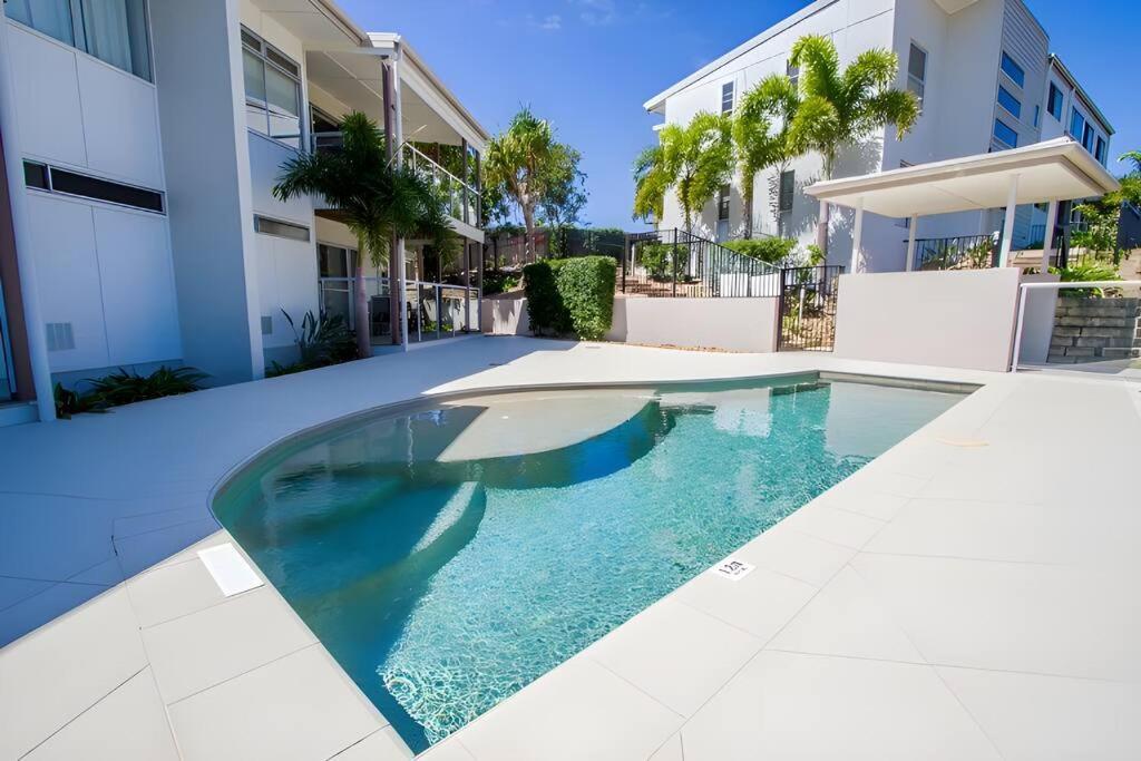 Dolphin Court - 4 Bedroom Apartment With Pool Agnes Water Exterior foto